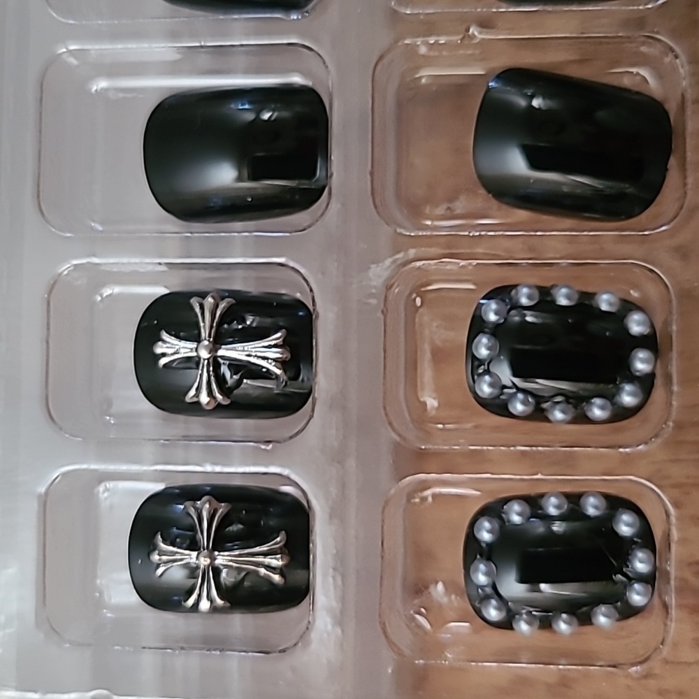3D Cross Press On Nails - Picture 9 of 9